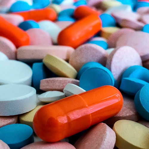 physician-dispensing-pills